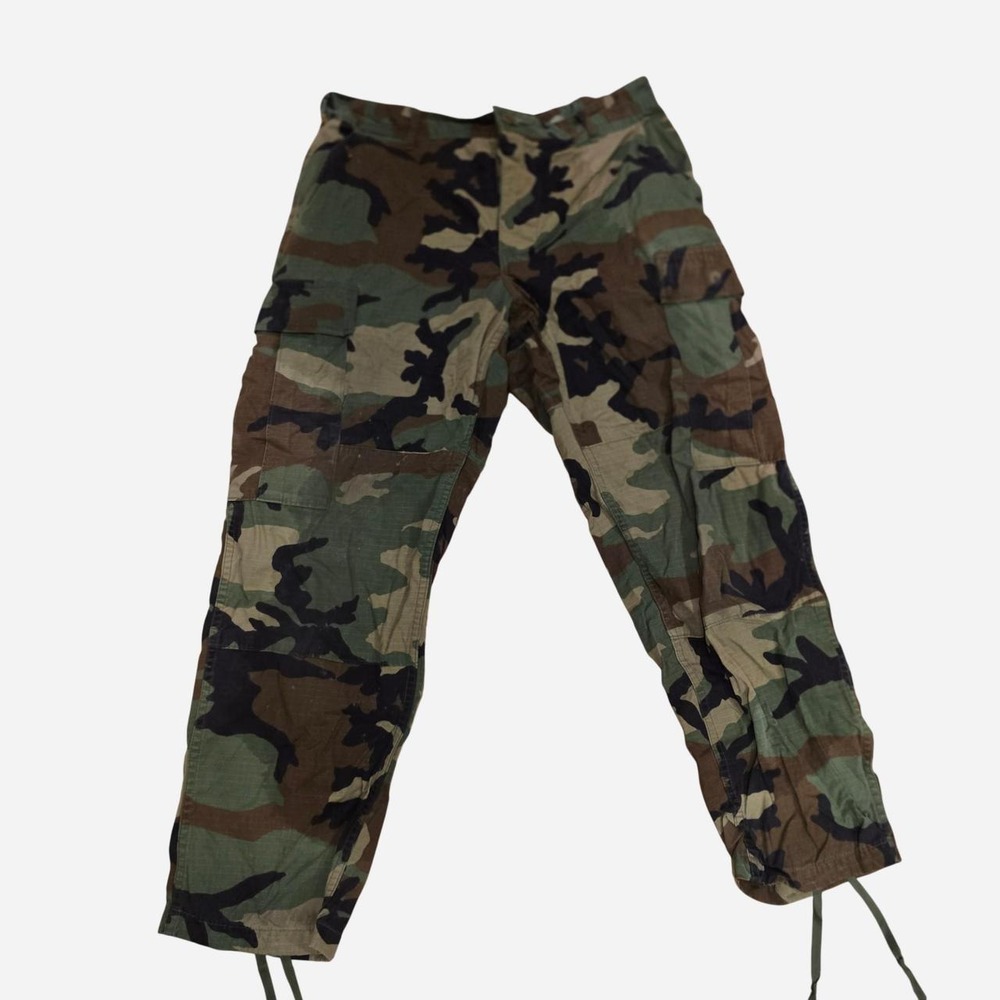 Vintage US Army M81 Woodland Camo Ripstop Cargo Pants Medium X-Short Cropped Fit